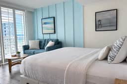 Oceanfront Romantic Escape - Image 3