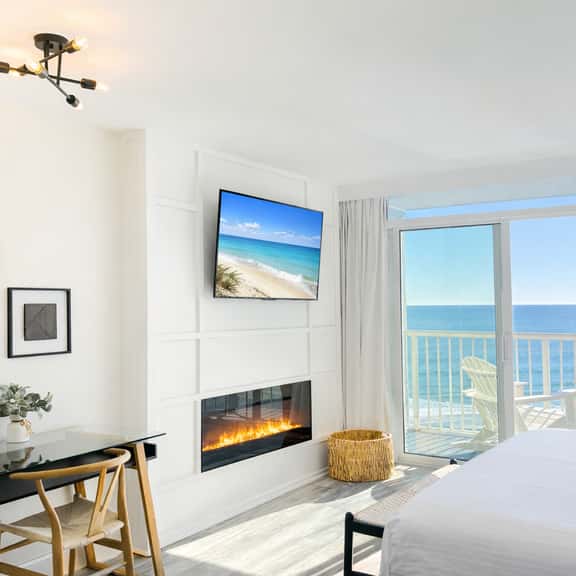 Quiet Oceanfront Escape | Fireplace & Balcony - Image 1