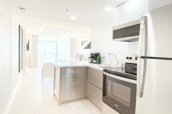 Oceanfront - Modern Miami Inspired - Image 4