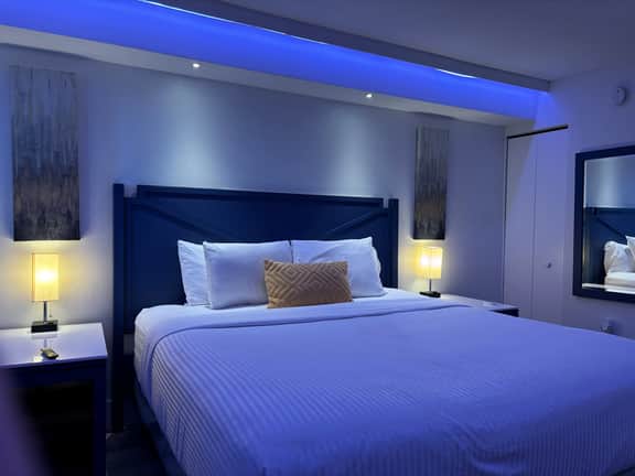 Beachfront - Touch of Modern - Image 2