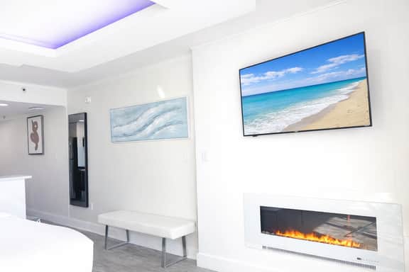Modern Oceanfront Retreat | Wakeup to the View - Image 3